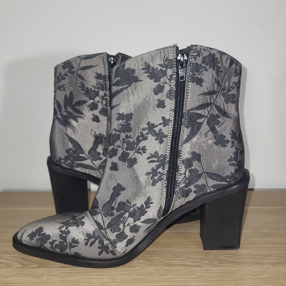 FREE PEOPLE | Barclay Brocade Floral Silver Black Heeled Ankle Boots Women’s 10 - Picture 5 of 12